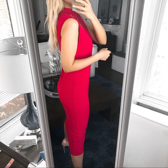 🆕 PLUS SIZE RED RIBBED HIGH NECK MIDI DRESS! - Picture 5 of 8